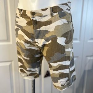 NWT Mystree camo distressed Bermuda shorts